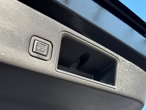 Used 2023 GMC Terrain AT4 w/ Infotainment Package II image 10