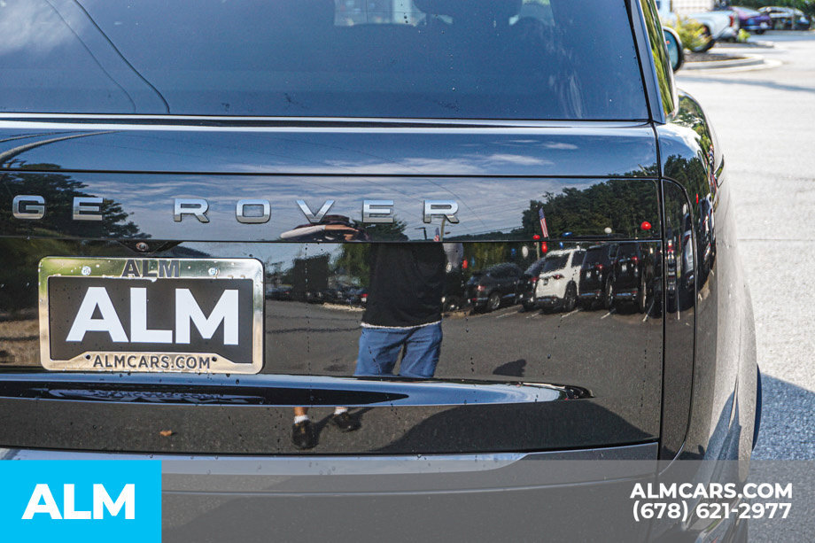 Used 2025 Land Rover Range Rover SE AWD/4WD image 12