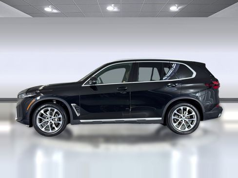 Certified 2024 BMW X5 sDrive40i w/ Parking Assistance Package RWD image 2