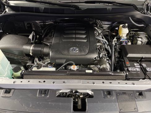 Used 2020 Toyota Tundra Platinum AWD/4WD image 9