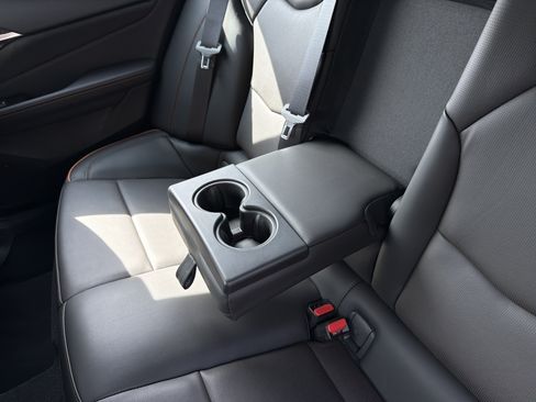 Used 2025 Cadillac CT4 V w/ Technology Package RWD image 31
