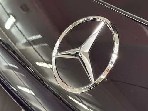 Used 2025 Mercedes-Benz GLC 300 4MATIC image 8