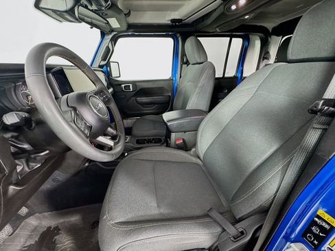 Used 2024 Jeep Gladiator Sport image 23