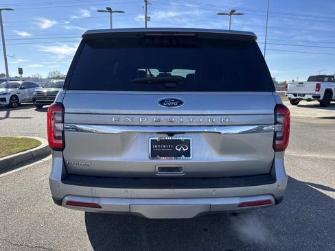 Used 2024 Ford Expedition Limited image 6