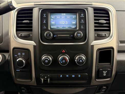 Used 2015 RAM 2500 SLT w/ Luxury Group image 22