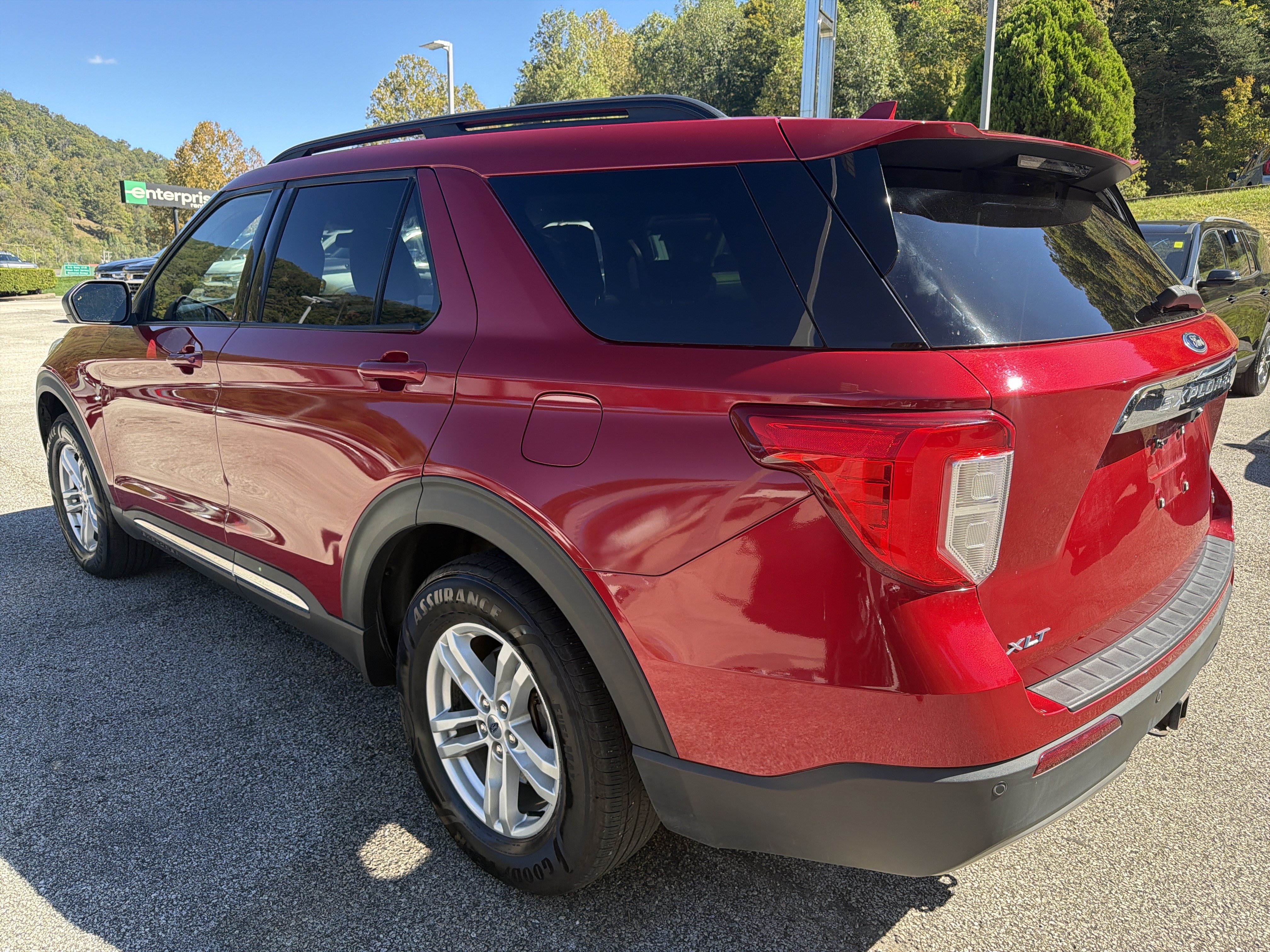Used 2020 Ford Explorer XLT w/ Equipment Group 202A AWD/4WD image 6