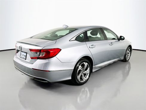Used 2018 Honda Accord EX image 7