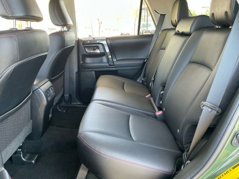 Used 2022 Toyota 4Runner TRD Off-Road Premium w/ Moonroof Package AWD/4WD image 17