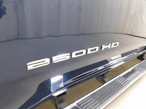 Used 2023 GMC Sierra 2500 SLT image 12