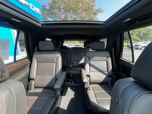 Used 2024 Chevrolet Tahoe High Country AWD/4WD image 17
