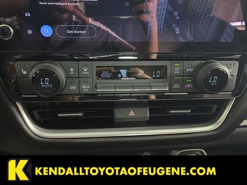 Certified 2025 Toyota Grand Highlander AWD image 18