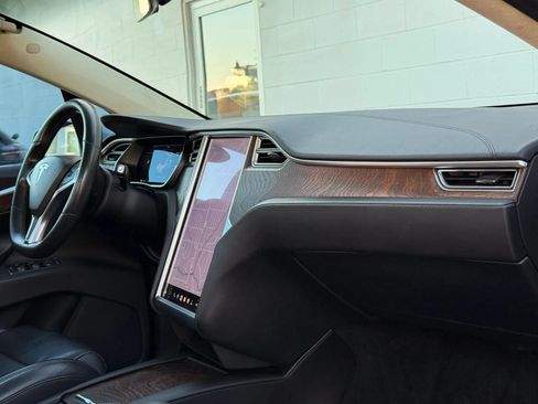 Used 2017 Tesla Model X 75D AWD/4WD image 11