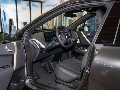 Used 2026 BMW iX xDrive45 w/ Premium Package image 11