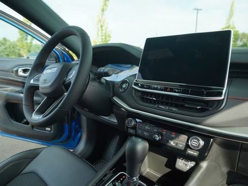 New 2025 Jeep Compass Trailhawk w/ Sun & Sound Group image 31