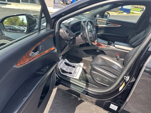 Used 2018 Lincoln MKX Select w/ Select Plus Package AWD/4WD image 15