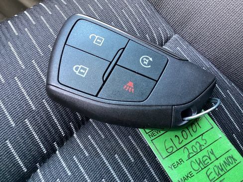 Used 2025 Chevrolet Equinox LT AWD/4WD image 30