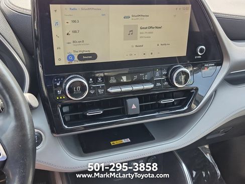 Used 2023 Toyota Highlander Limited FWD image 19