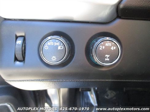 Used 2016 Chevrolet Suburban LT AWD/4WD image 30