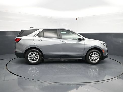 Used 2024 Chevrolet Equinox LT AWD/4WD image 11