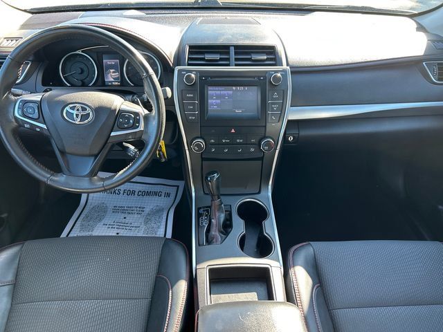 Used 2017 Toyota Camry SE w/ Moonroof Package FWD image 17