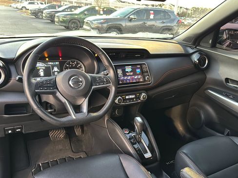 Used 2020 Nissan Kicks SR w/ SR Premium Package image 16