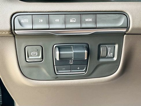 Used 2024 Cadillac Escalade ESV Sport w/ LPO, ONYX Package AWD/4WD image 21