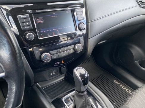 Certified 2020 Nissan Rogue SV image 18