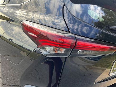 Used 2024 Toyota Highlander LE image 39