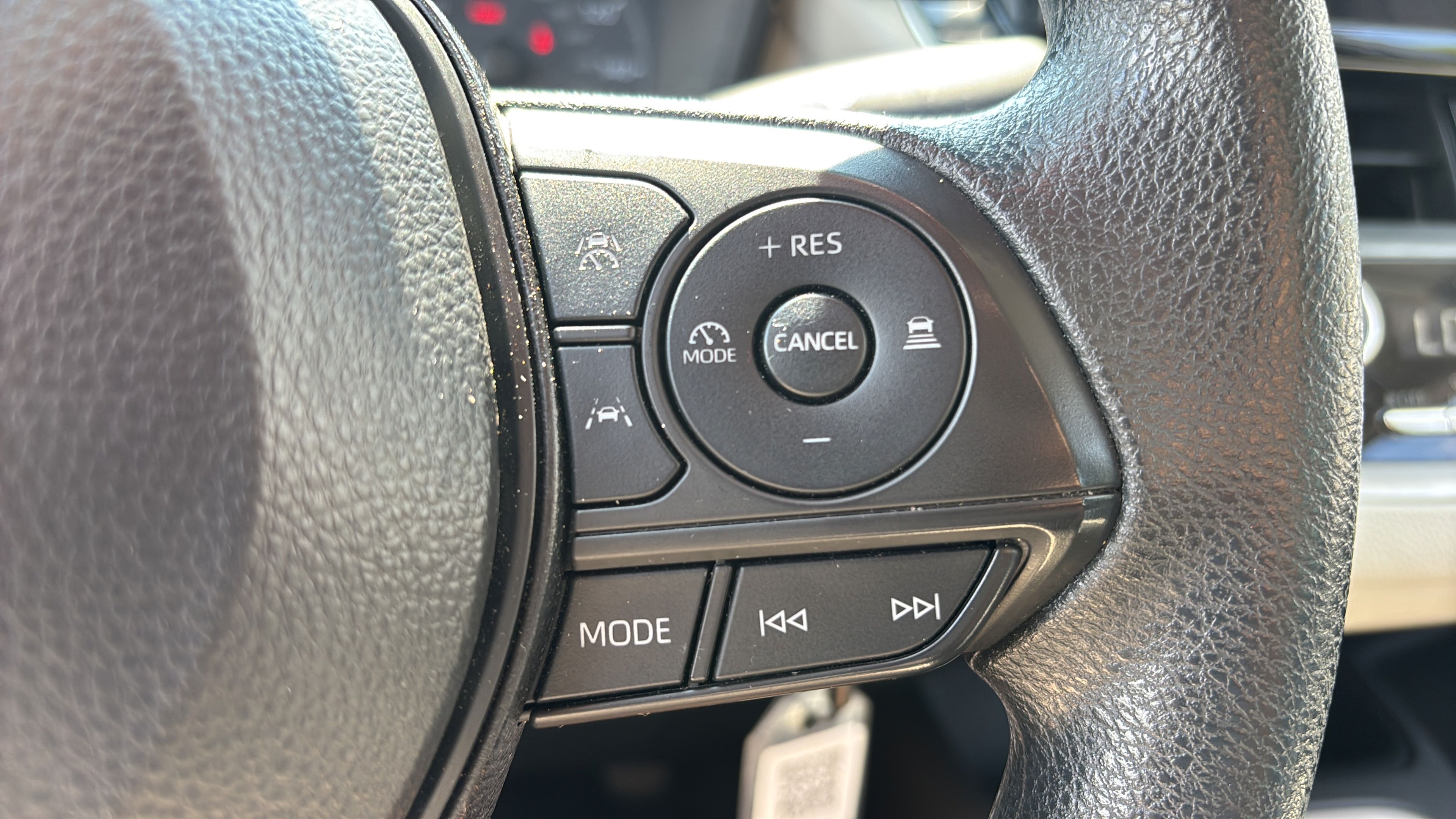 Used 2025 Toyota Corolla LE FWD image 25