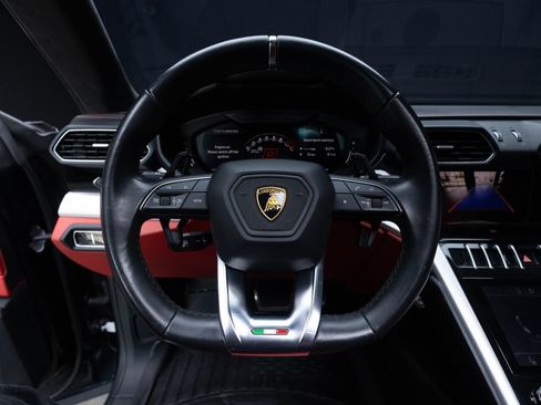 Used 2022 Lamborghini Urus AWD/4WD image 24
