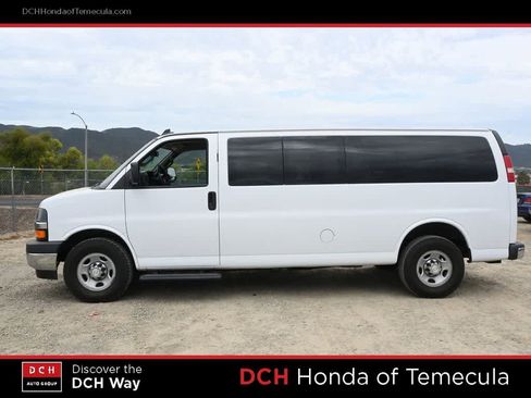 Used 2017 Chevrolet Express 3500 LT w/ LT Preferred Equipment Group RWD image 4