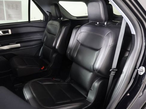 Used 2023 Ford Explorer XLT w/ Equipment Group 202A image 29