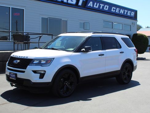 Used 2019 Ford Explorer Sport w/ Equipment Group 401A AWD/4WD image 2