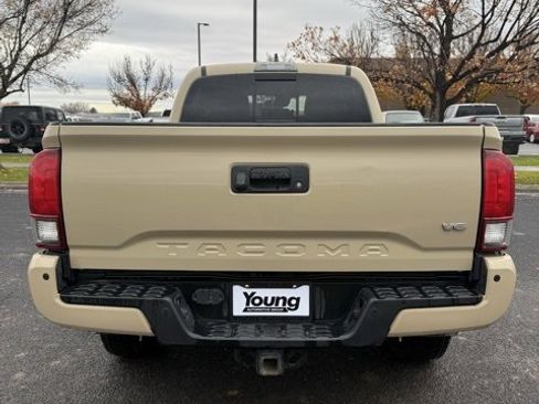 Used 2018 Toyota Tacoma SR5 image 7