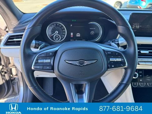 Used 2024 Genesis G70 2.5T image 12