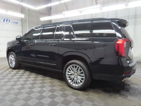 Used 2025 GMC Yukon XL Denali w/ Sun & Power Step Package AWD/4WD image 6