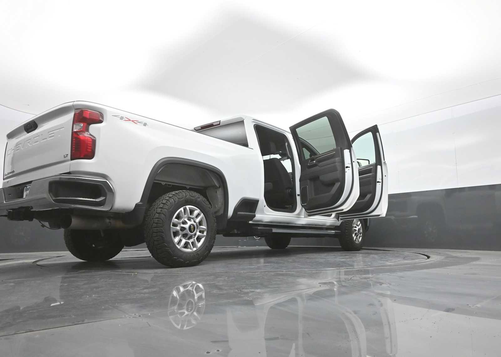 Used 2025 Chevrolet Silverado 2500 LT w/ Convenience Package AWD/4WD image 51