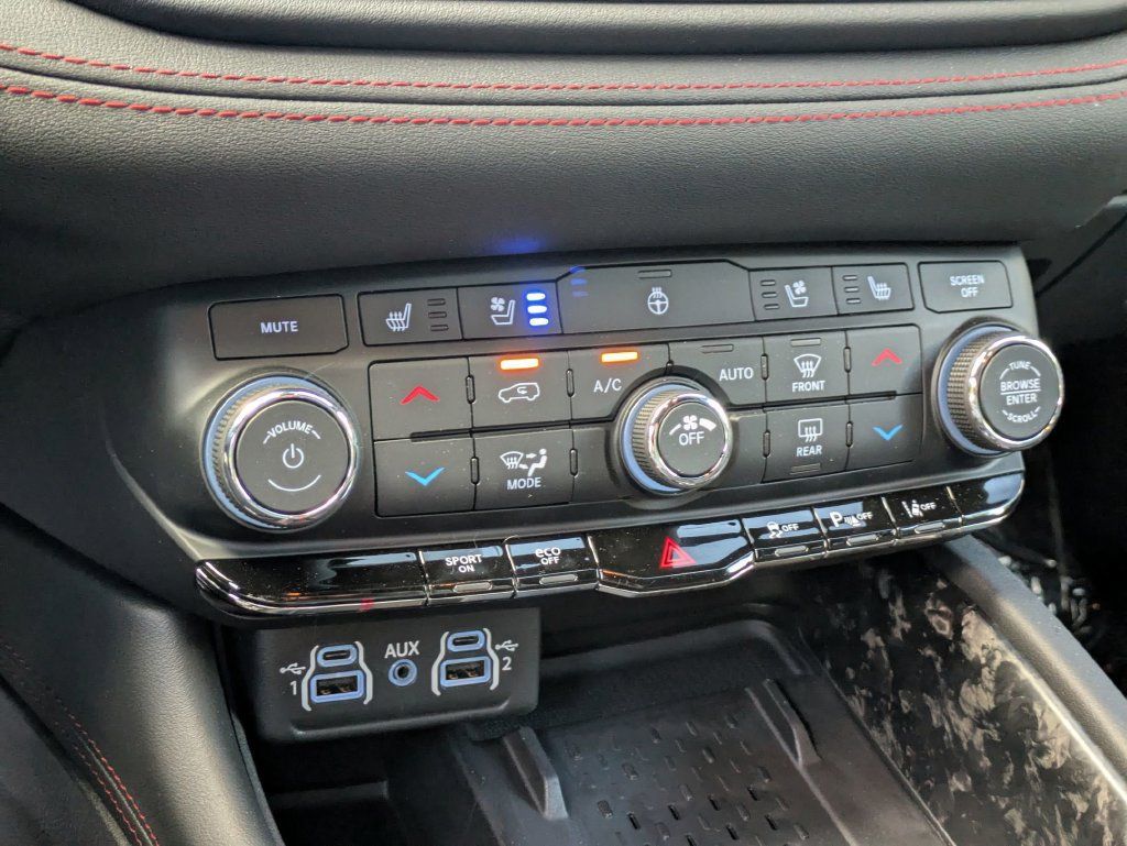 Used 2025 Dodge Durango R/T AWD/4WD image 22