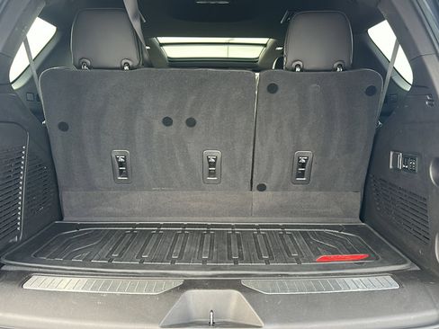 Used 2021 GMC Yukon Denali w/ LPO, Illumination Package image 23