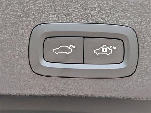 New 2025 Volvo XC40 B5 Plus w/ Protection Package Premier image 14