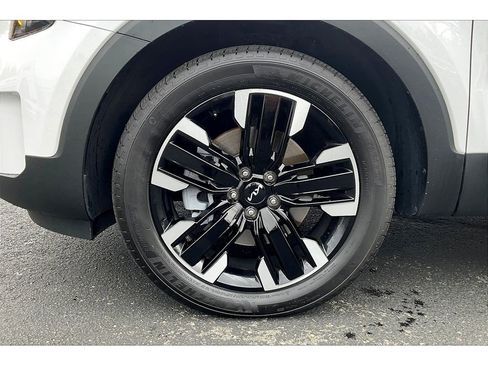 Used 2024 Kia Telluride SX Prestige image 9