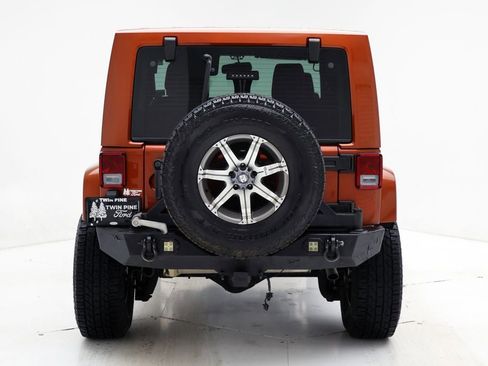 Used 2014 Jeep Wrangler Rubicon w/ Power Convenience Group image 9