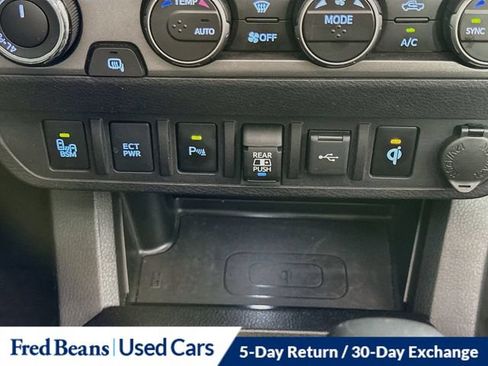 Used 2021 Toyota Tacoma TRD Off-Road w/ TRD Premium Off Road Package AWD/4WD image 44