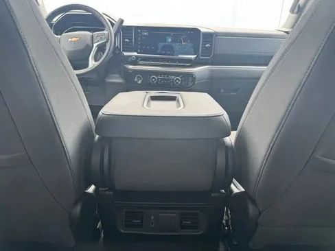 Used 2023 Chevrolet Silverado 1500 LT AWD/4WD image 20