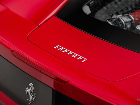 Used 2015 Ferrari 458 Italia Coupe RWD image 19