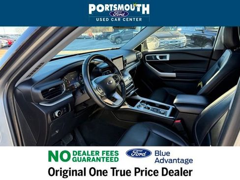 Certified 2022 Ford Explorer XLT w/ Equipment Group 202A image 4