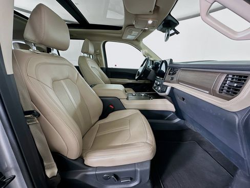 Used 2023 Ford Expedition Limited AWD/4WD image 35
