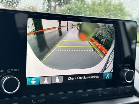 Used 2025 Honda Pilot Sport image 25