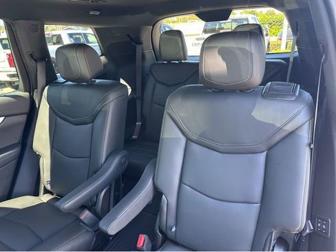 New 2025 Cadillac XT6 Premium Luxury w/ Technology Package AWD/4WD image 16