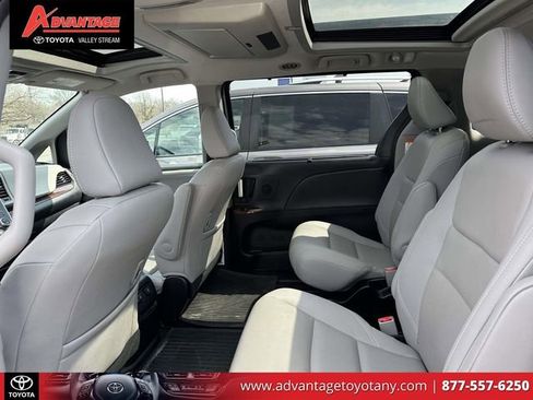 Used 2020 Toyota Sienna Limited Premium image 13